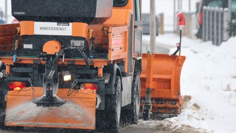 Zimowe utrzymanie dróg, chodników i terenów miejskich w Elblągu – kluczowe informacje i numery kontaktowe